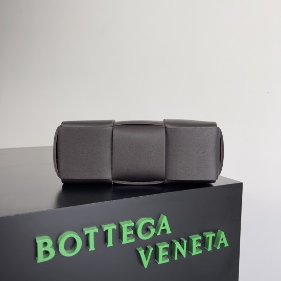 Bottega Veneta Mini Arco Tote