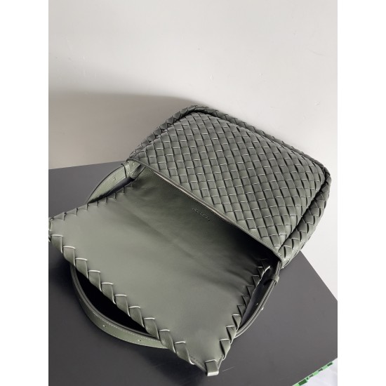 Bottega Veneta Cobble