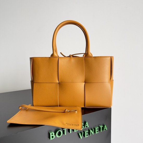 Bottega Veneta Arco Tote Size：30*20*11.5cm