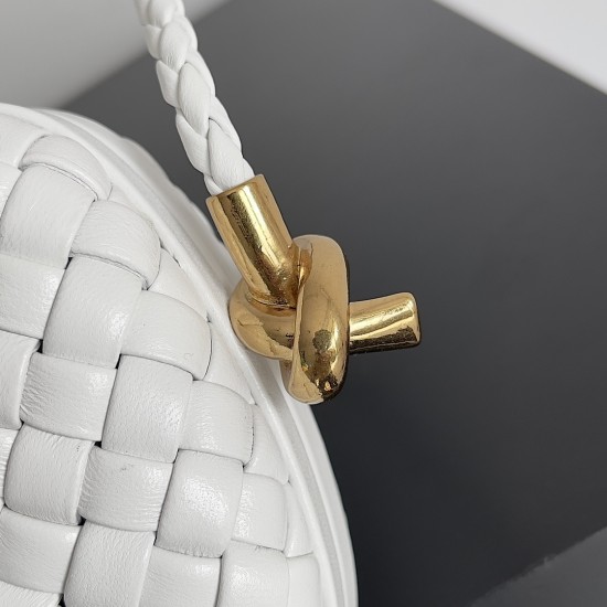 BottegaVeneta Knot On Strap Dinner Package Size: 20.5*6*12.5CM