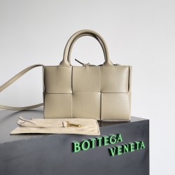Bottega Veneta Arco Tote