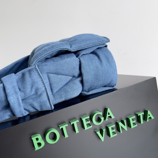 Bottega Veneta Cassette