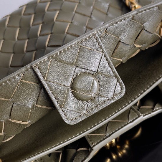 Bottega Veneta Small Andiamo Chain