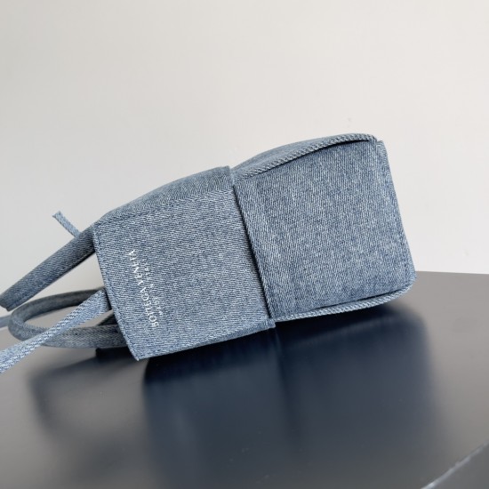 Bottega Veneta Arco Tote