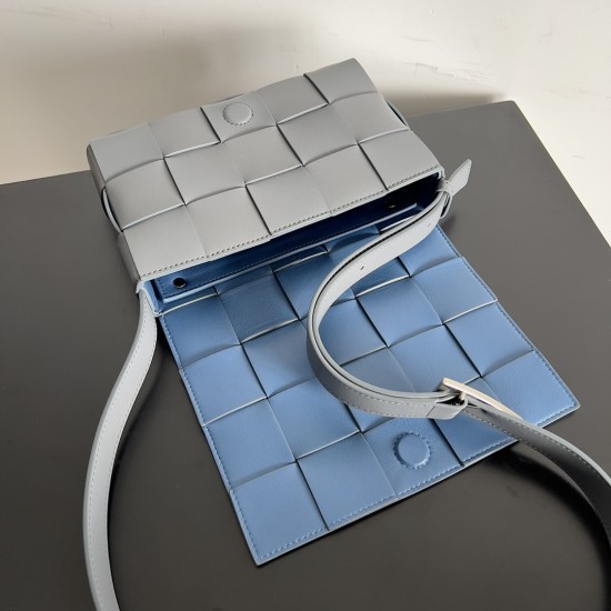 Bottega Veneta Cassette