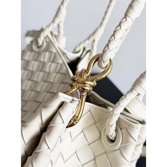 Bottega Veneta Medium Parachute