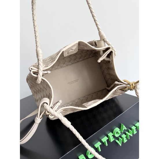 Bottega Veneta Medium Parachute
