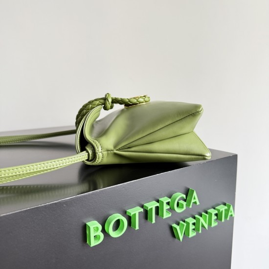 Bottega Veneta Baby Liberta