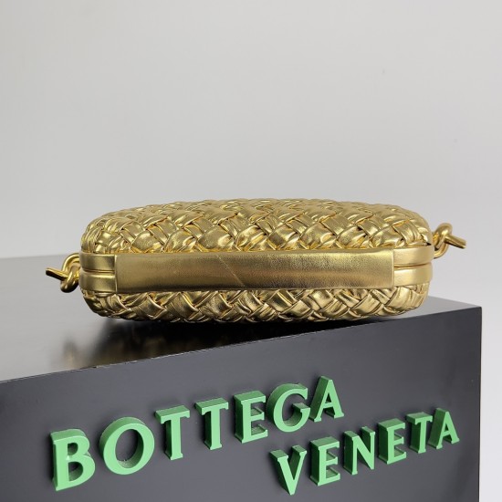 BottegaVeneta Knot On Strap Dinner Package Size: 20.5*6*12.5CM