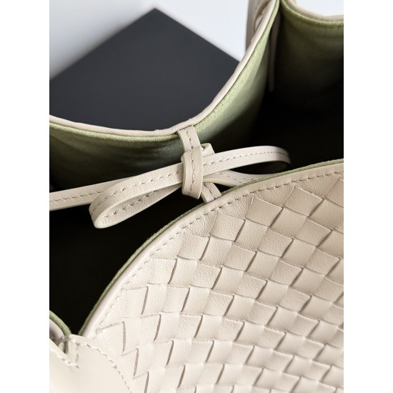Bottega Veneta Pinacoteca