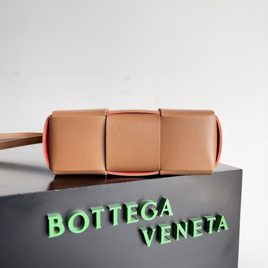 Bottega Veneta Mini Arco Tote