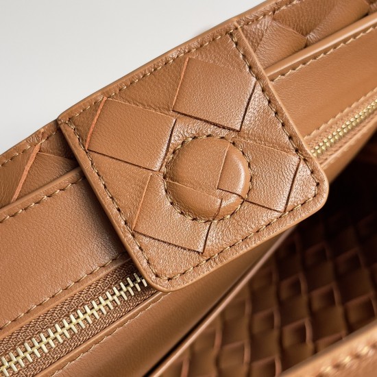 Bottega Veneta Small Andiamo Chain