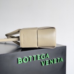 Bottega Veneta Arco Tote