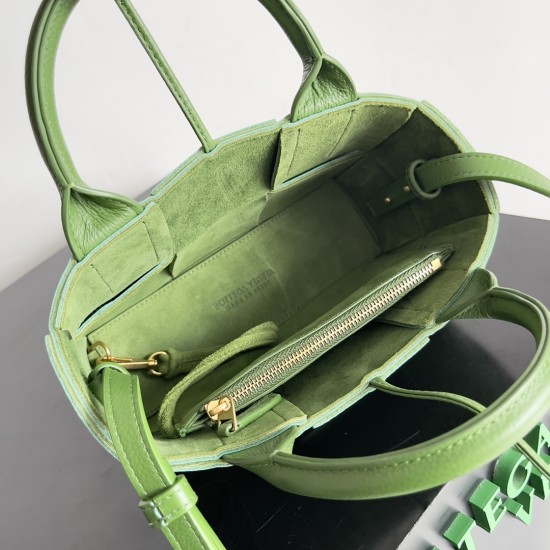 Bottega Veneta Mini Arco Tote