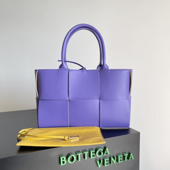 Bottega Veneta Arco Tote Size：30*20*11.5cm