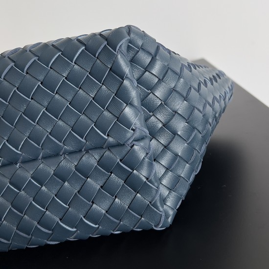 Bottega Veneta Mini Cabat