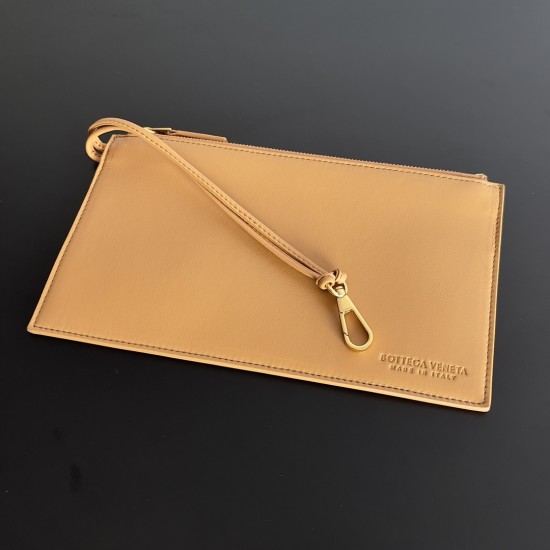 Bottega Veneta Medium Cabat