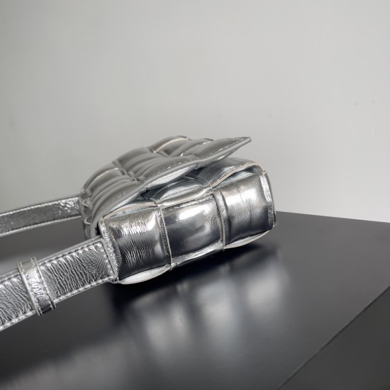 Bottega Veneta Cassette Bottega Veneta Cassette