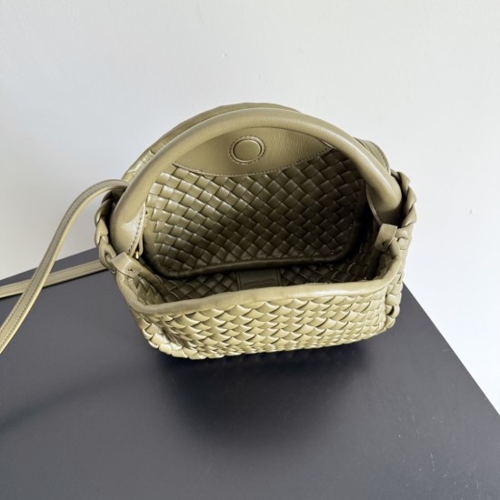Bottega Veneta Small Cobble Top Handle