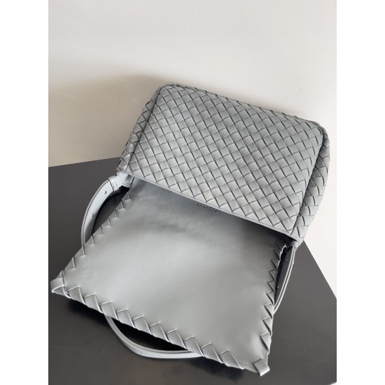 Bottega Veneta Cobble