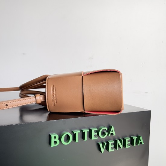 Bottega Veneta Arco Tote