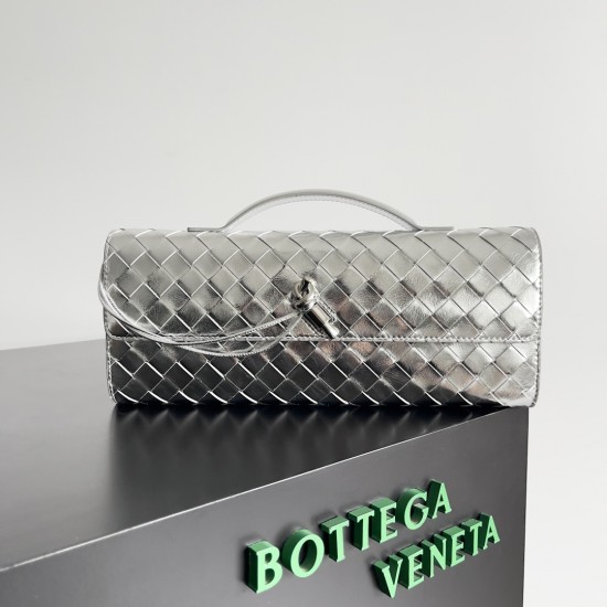 Bottega Veneta Andiamo Clutch