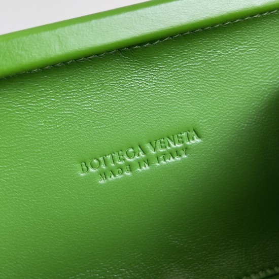 BottegaVeneta Knot On Strap Dinner Package Size: 20.5*6*12.5CM
