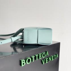 Bottega Veneta Mini Arco Tote