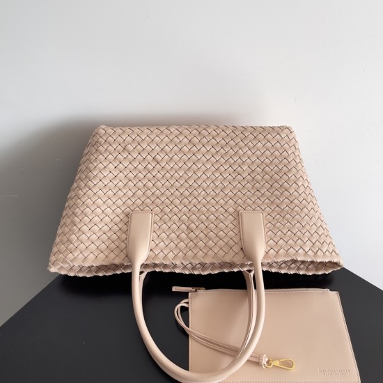 Bottega Veneta Medium Cabat