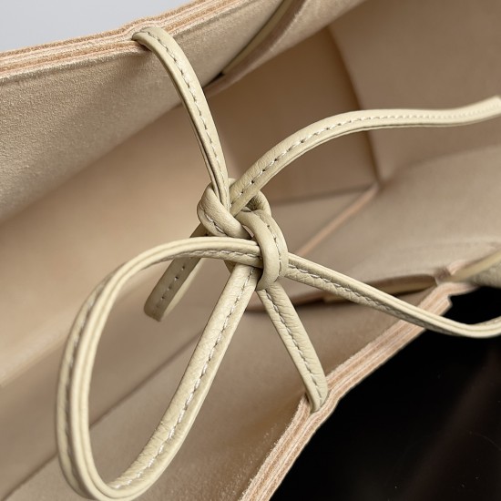 Bottega Veneta Arco Tote Size：30*20*11.5cm