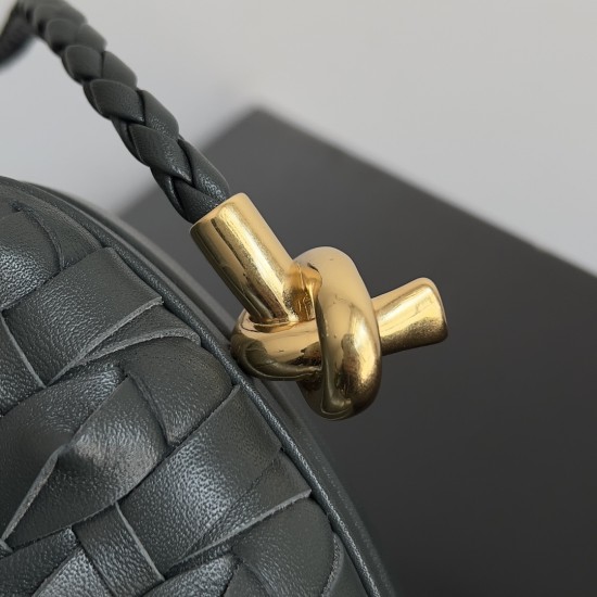 BottegaVeneta Knot Dinner bag