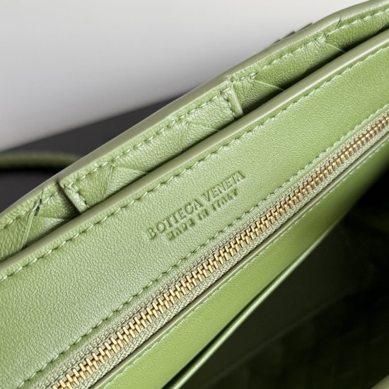 Bottega Veneta Small Andiamo