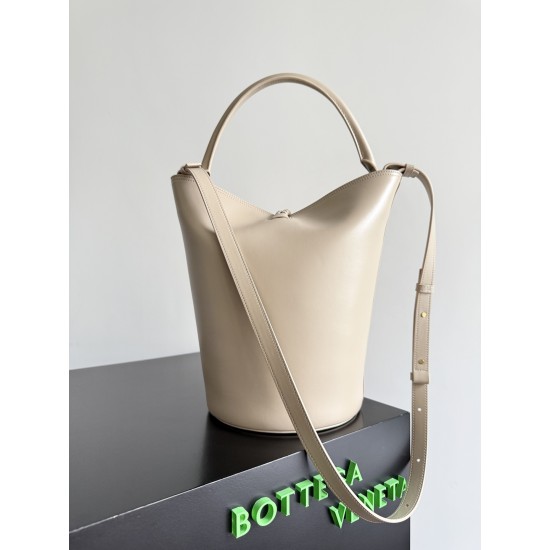 Bottega Veneta Liberta Bucket