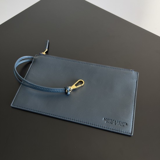 Bottega Veneta Medium Cabat