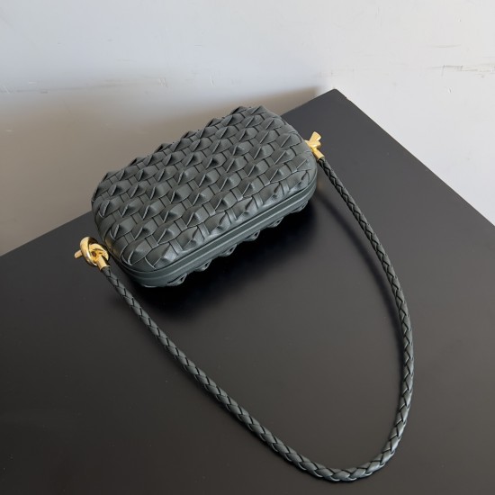 BottegaVeneta Knot Dinner bag