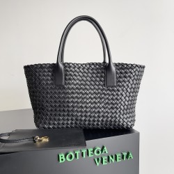 Bottega Veneta Medium Cabat