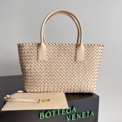 Bottega Veneta Medium Cabat