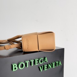 Bottega Veneta Mini Arco Tote