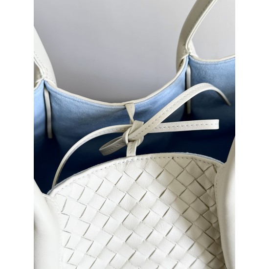 Bottega Veneta Pinacoteca