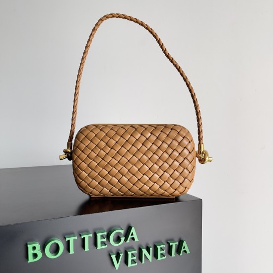 BottegaVeneta Knot On Strap Dinner Package Size: 20.5*6*12.5CM