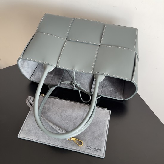 Bottega Veneta Arco Tote Bag