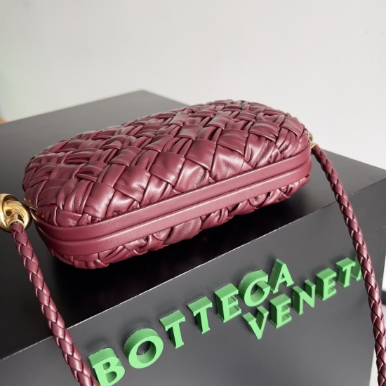 BottegaVeneta Knot On Strap Dinner Package Size: 20.5*6*12.5CM