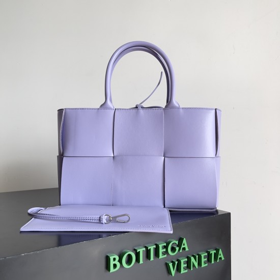 Bottega Veneta Arco Tote Size：30*20*11.5cm