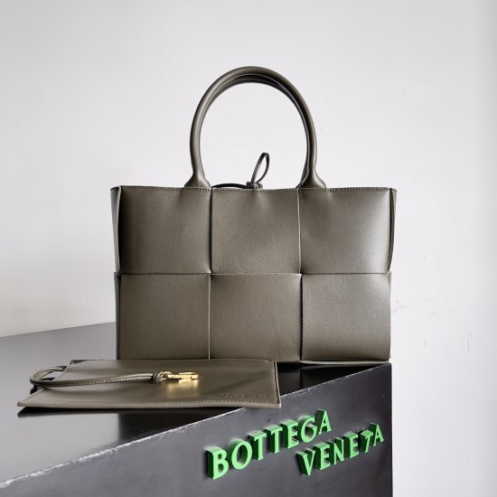 Bottega Veneta Arco Tote Size：30*20*11.5cm