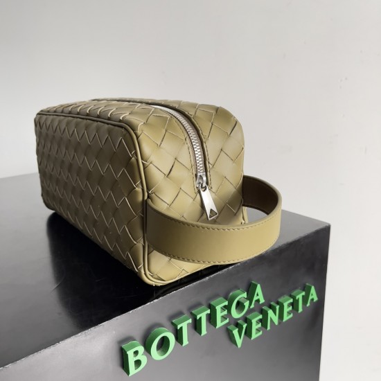 Bottega Veneta Intrecciato Travel Pouch