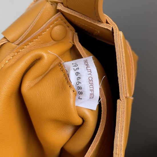 Bottega Veneta Cassette