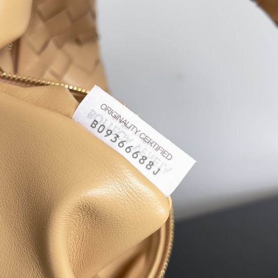 Bottega Veneta Classic Jodie