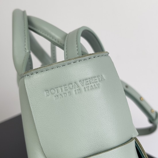 Bottega Veneta Mini Arco Tote