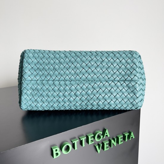 Bottega Veneta Medium Cabat