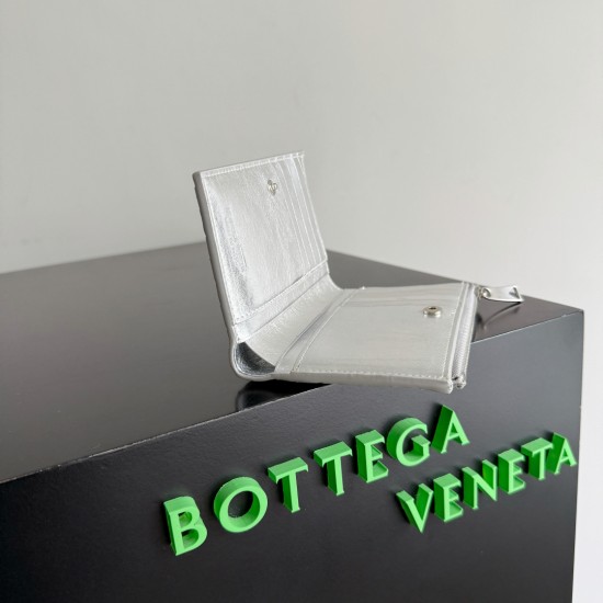 Bottega Veneta Intrecciato Medium Bi-Fold Wallet